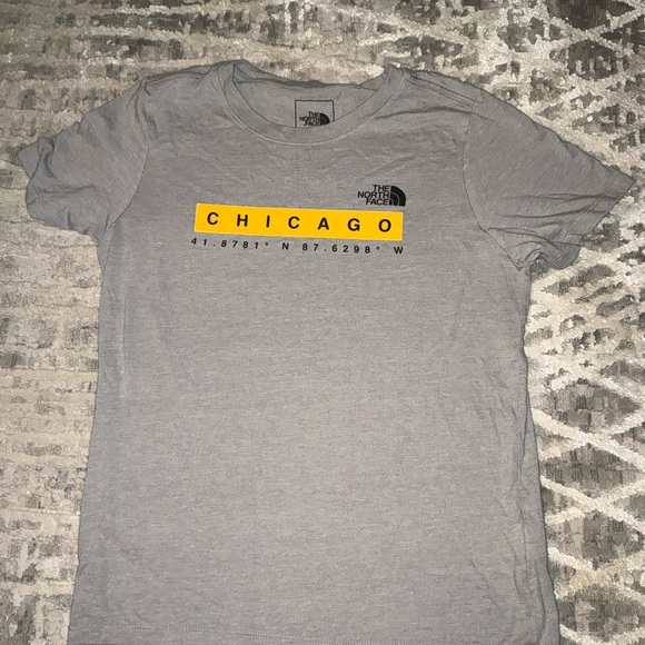 The North Face Light Gray Chicago Tee - Picture 2 of 3